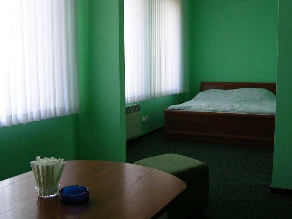 Hotel Skaistaziede Šiauliai Zimmer foto